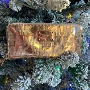 Michael Kors Rose Gold Wallet